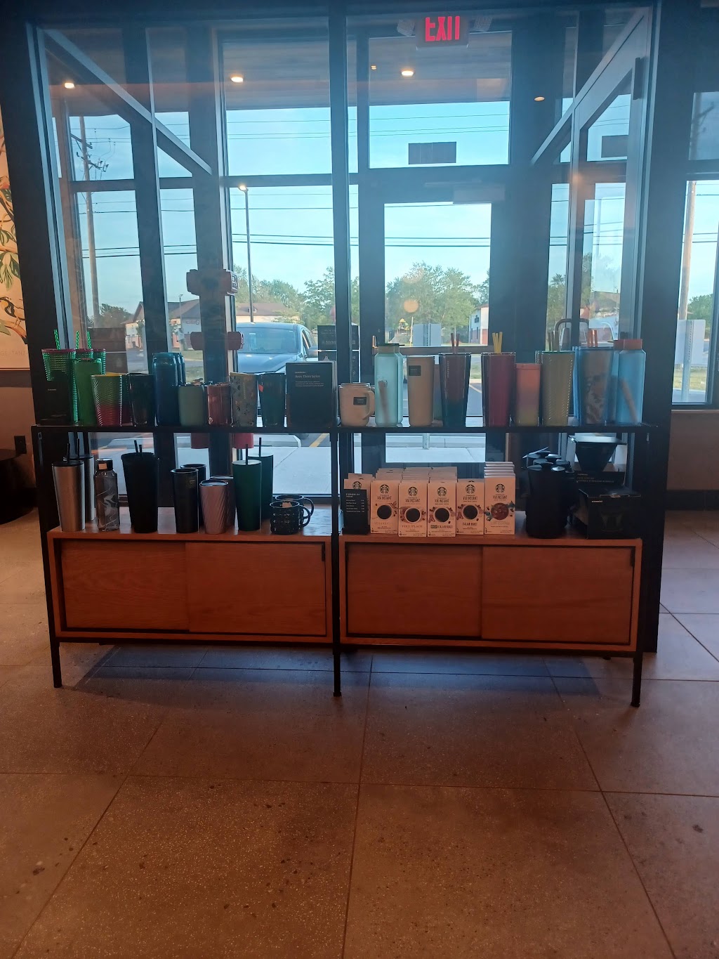 Starbucks | cafe | 4570 Rosecrans Rd, Zion, IL 60099, USA | 8473791736 OR +1 847-379-1736