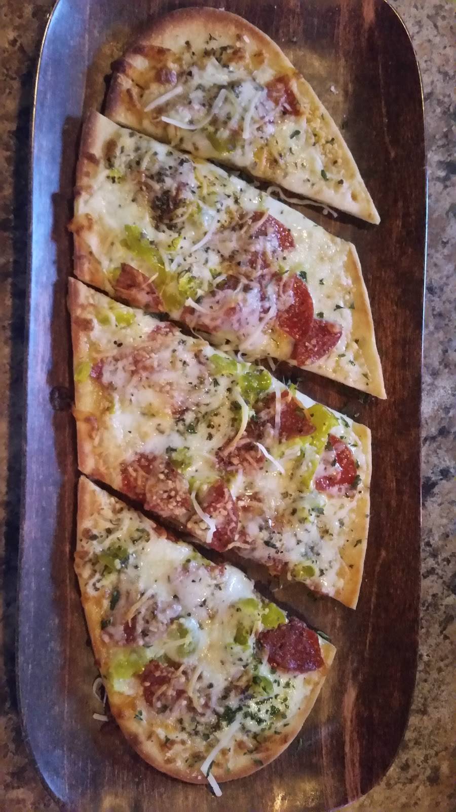 Robbies Bar and Grill | restaurant | 610 N Greece Rd, Hilton, NY 14468, USA | 5853924141 OR +1 585-392-4141