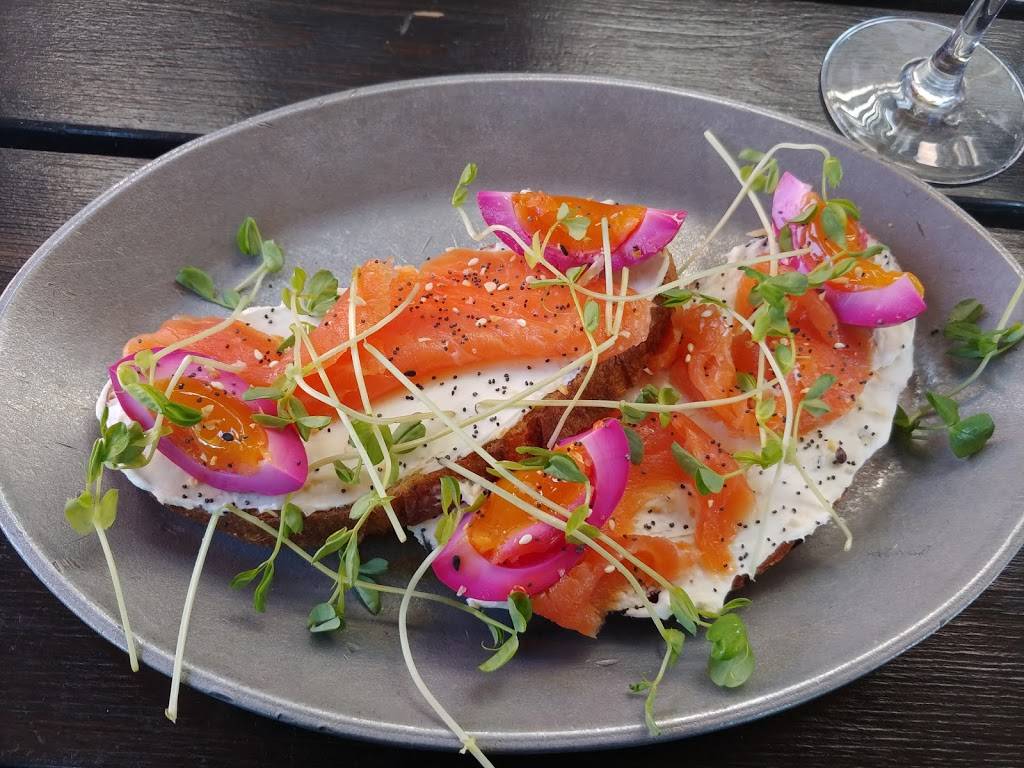 Public House | restaurant | 241 W Nine Mile Rd, Ferndale, MI 48220, USA | 2488507420 OR +1 248-850-7420