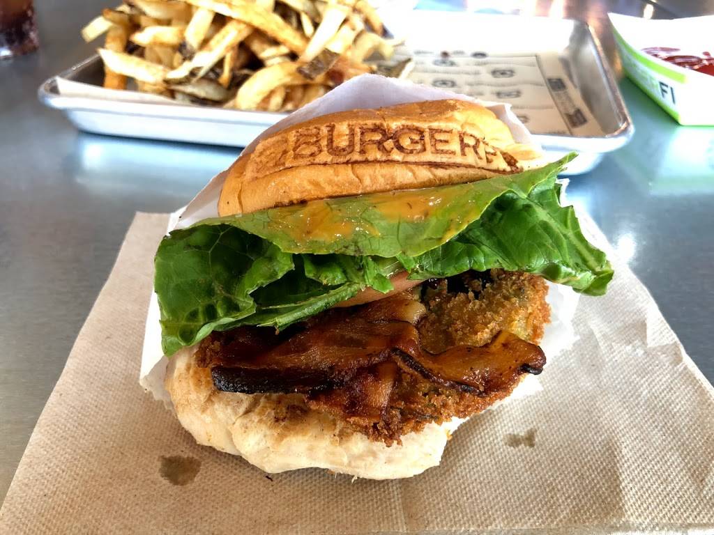 BurgerFi | restaurant | 380 W Main St #3, Simsbury, CT 06070, USA | 8602171403 OR +1 860-217-1403