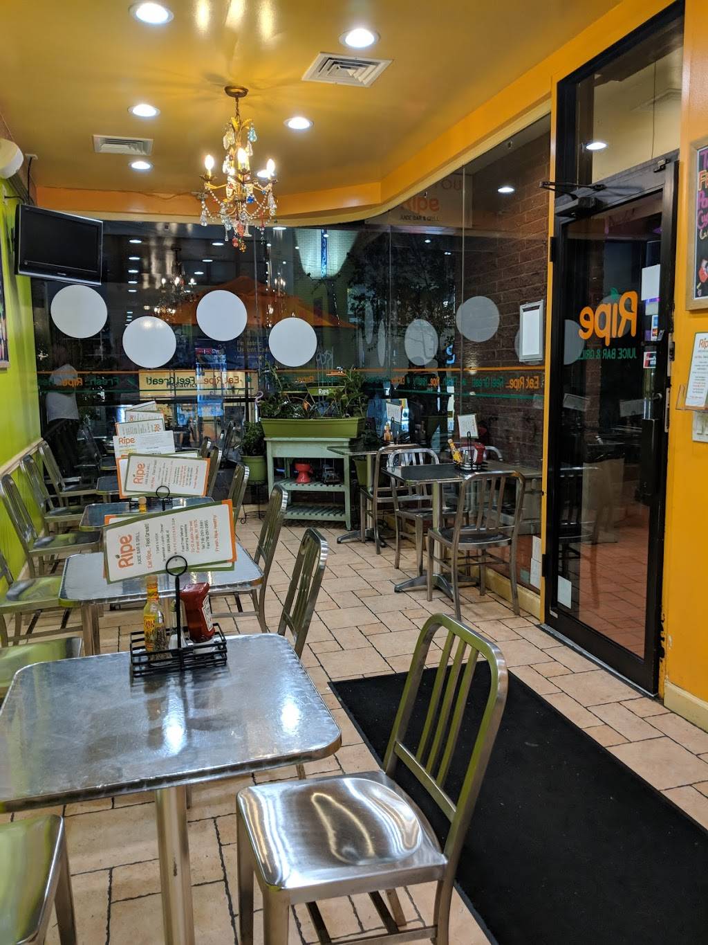 Ripe Juice Bar & Grill | restaurant | 70-13 Austin St, Forest Hills, NY 11375, USA | 7182612881 OR +1 718-261-2881