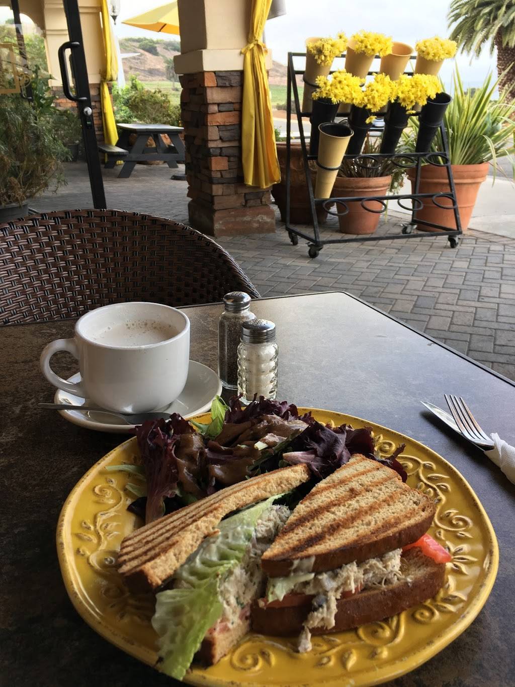 The Admiral Risty | restaurant | 31250 Palos Verdes Dr W, Rancho Palos Verdes, CA 90275, USA | 3103770050 OR +1 310-377-0050