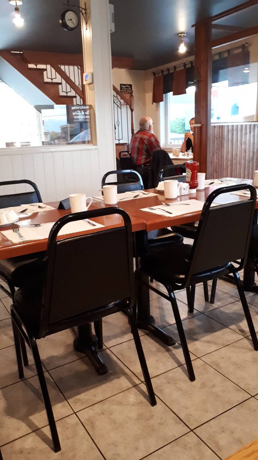 Restaurant le boulevard chez Karine | restaurant | 2295 Boulevard Dionne, Saint-Georges, QC G5Y 3X5, Canada | 4182288292 OR +1 418-228-8292