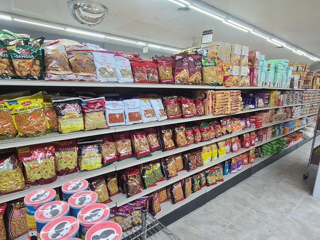 Maharaja Indian Mart Grocery Store Beer & Liquor Milwaukee | restaurant | 5928 S 27th St, Milwaukee, WI 53221, USA | 4142265541 OR +1 414-226-5541