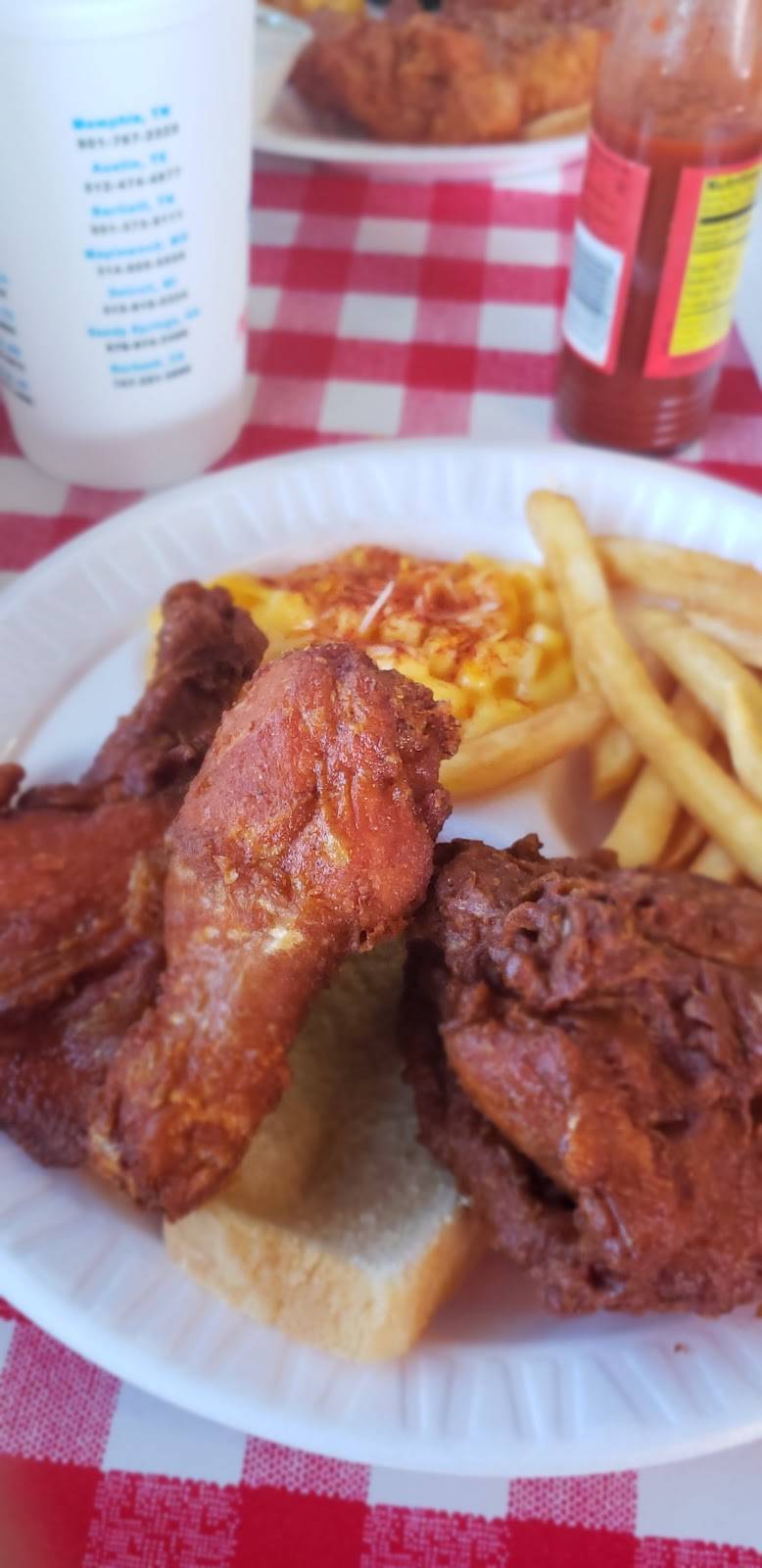 Guss World Famous Fried Chicken | restaurant | 35505 Ford Rd, Westland, MI 48185, USA | 7347286170 OR +1 734-728-6170