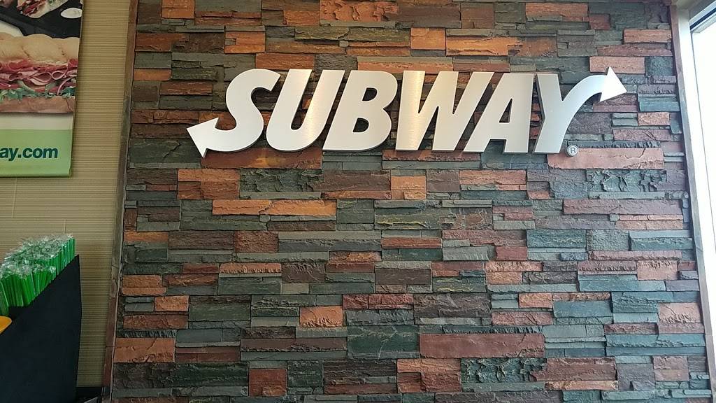 Subway | restaurant | 421 S Illinois Ave Suite 400, Mason City, IA 50401, USA | 6414233265 OR +1 641-423-3265
