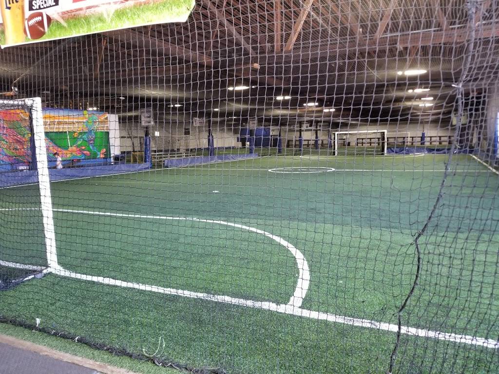 Chicago Futsal Academy | restaurant | 6122 N Clark St, Chicago, IL 60660, USA | 7736810019 OR +1 773-681-0019
