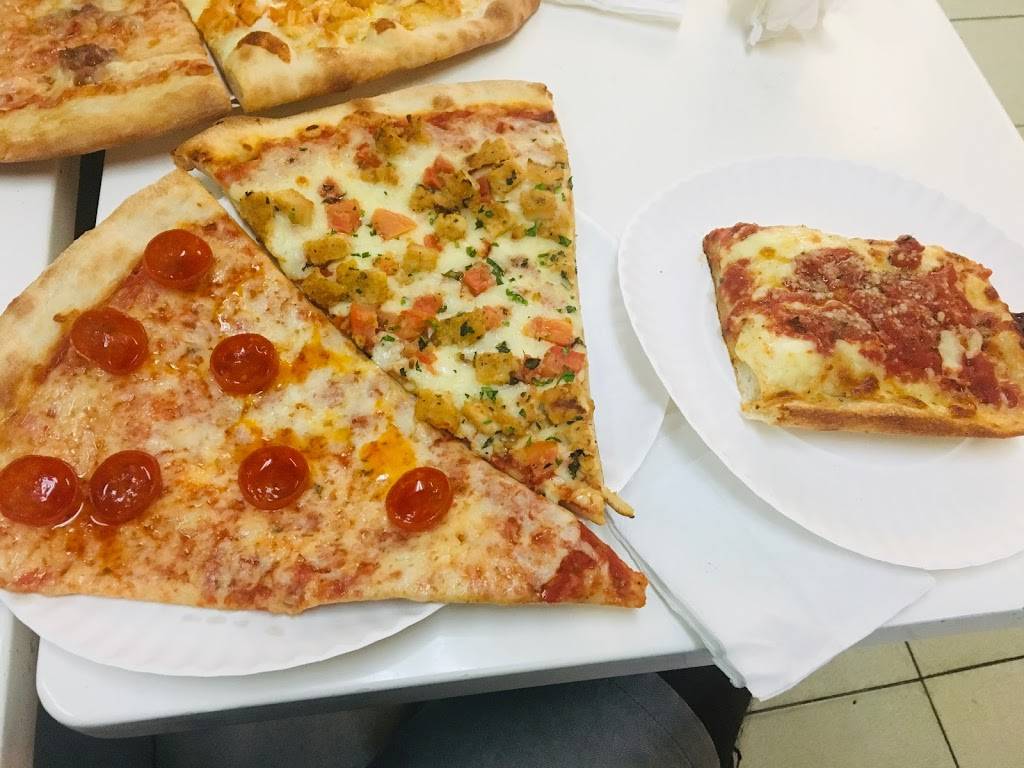 Roccos Pizza Joint | meal delivery | 162 7th Ave, New York, NY 10011, USA | 2126339555 OR +1 212-633-9555