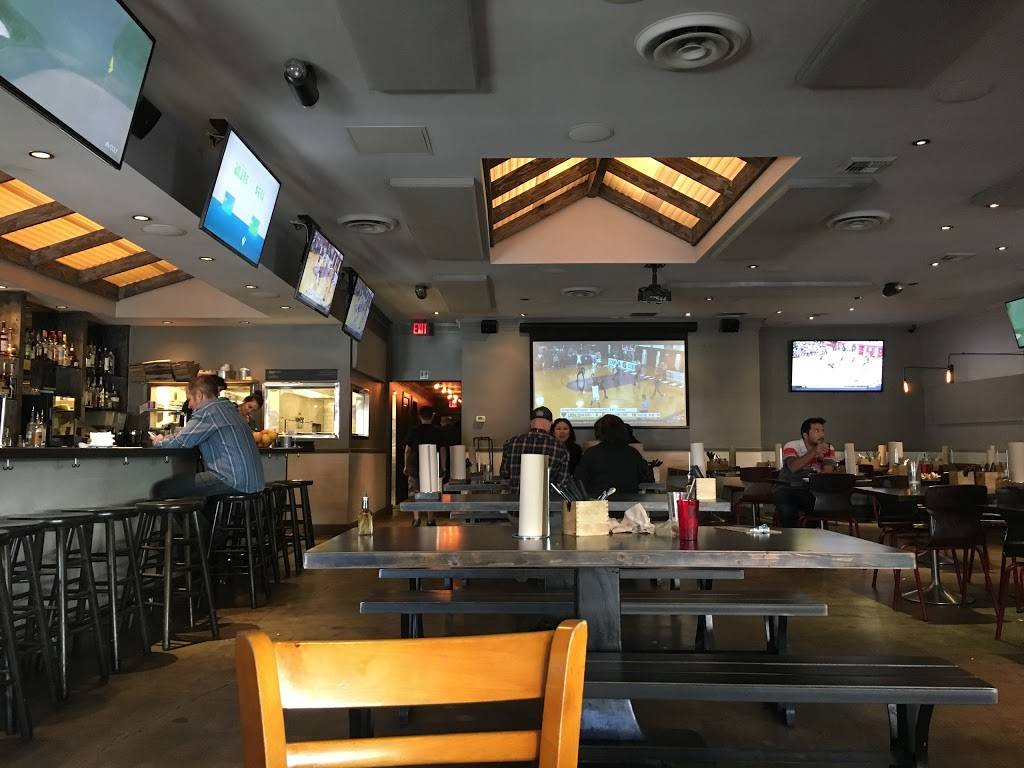 Bludsos Bar & Que | restaurant | 609 N La Brea Ave, Los Angeles, CA 90036, USA | 3239312583 OR +1 323-931-2583