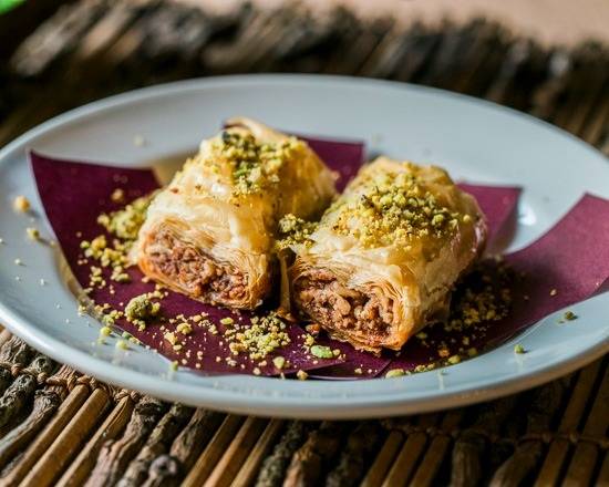 Baba Pita | meal delivery | 2343 W Taylor St, Chicago, IL 60612, USA | 3122433439 OR +1 312-243-3439