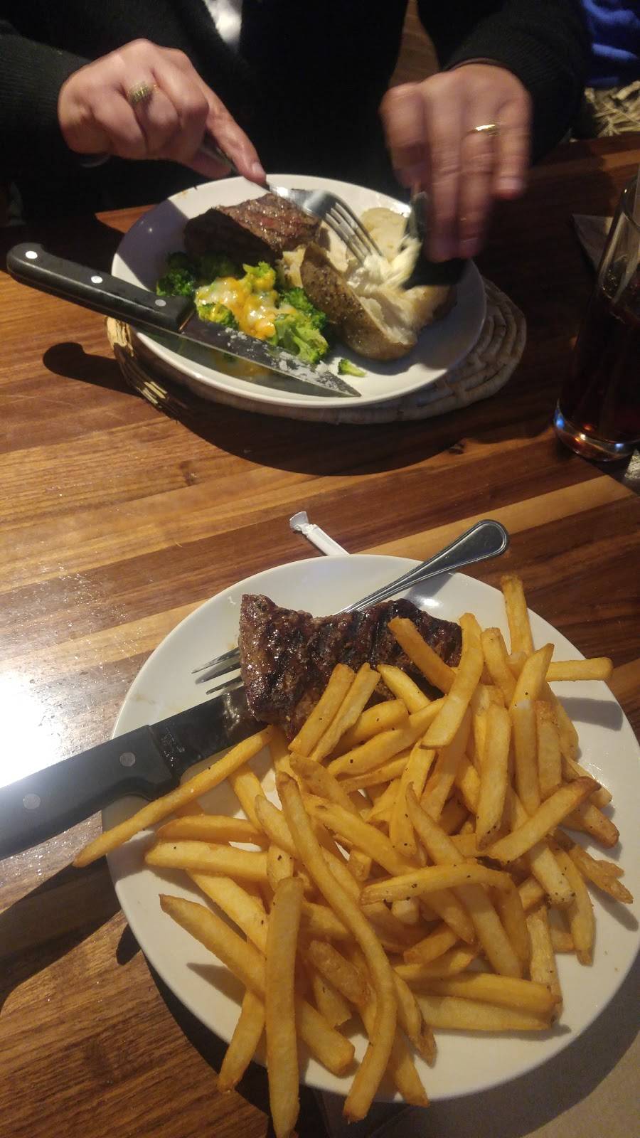 Applebees Grill + Bar | restaurant | 1126 Green Acres Mall, Valley Stream, NY 11581, USA | 5168727200 OR +1 516-872-7200