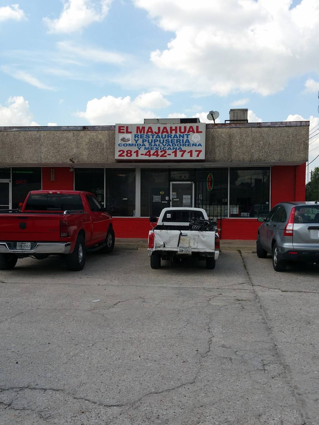 El Majahual Pupuseria | restaurant | 1431 Aldine Mail Rte Rd, Houston, TX 77039, USA | 2814421717 OR +1 281-442-1717