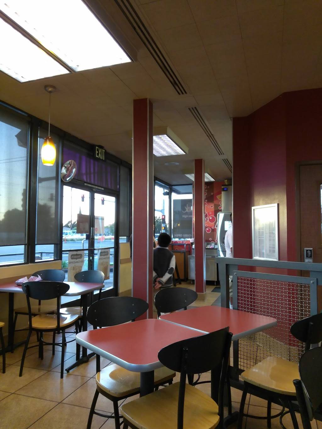 Jack in the Box | restaurant | 719 N Bristol St, Santa Ana, CA 92703, USA | 7148354610 OR +1 714-835-4610