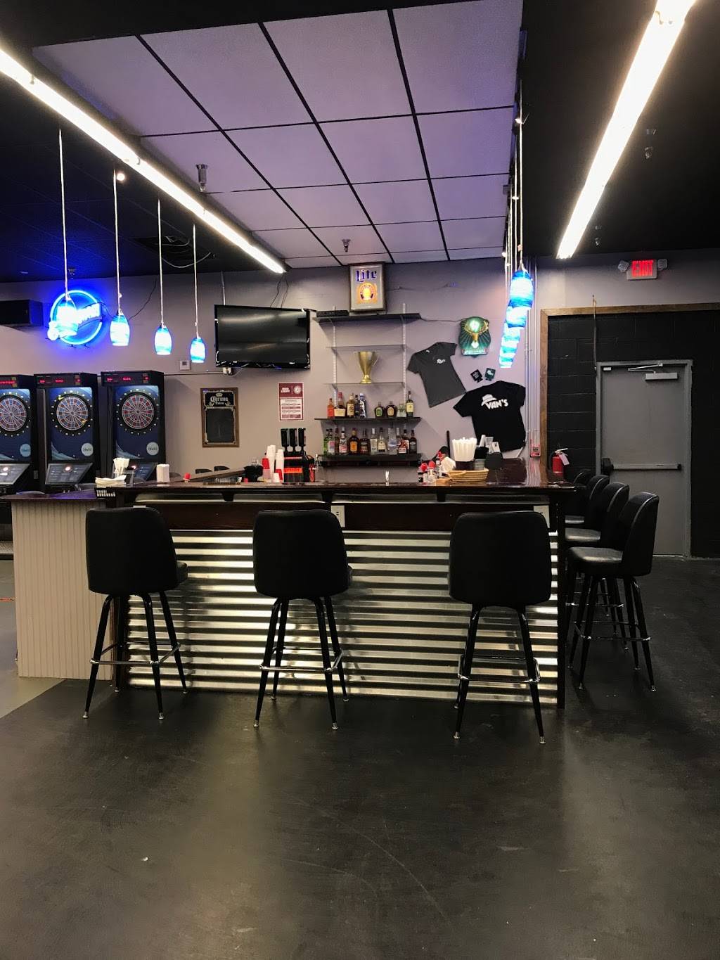 Vans Bar | restaurant | 1621 Ashville Rd, Leeds, AL 35094, USA | 2053523699 OR +1 205-352-3699