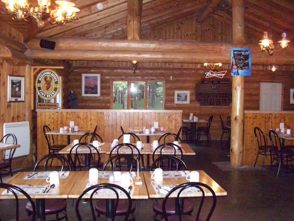 Club des Montagnards | restaurant | 388 Route du Moulin, Saint-Sylvestre, QC G0S 3C0, Canada | 4185962010 OR +1 418-596-2010