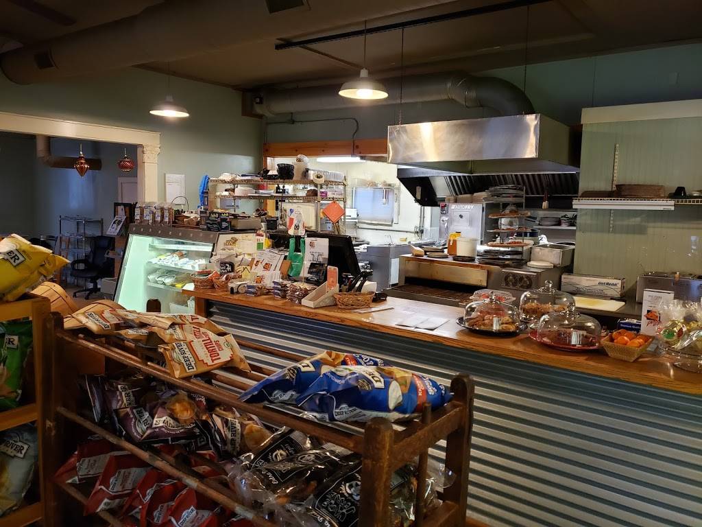 Pizza Joint | meal takeaway | 383 Moscow Rd, Stowe, VT 05672, USA | 8022534172 OR +1 802-253-4172