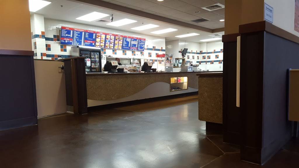 Toms Drive-In | restaurant | 1395 W American Dr, Neenah, WI 54956, USA | 9208860041 OR +1 920-886-0041