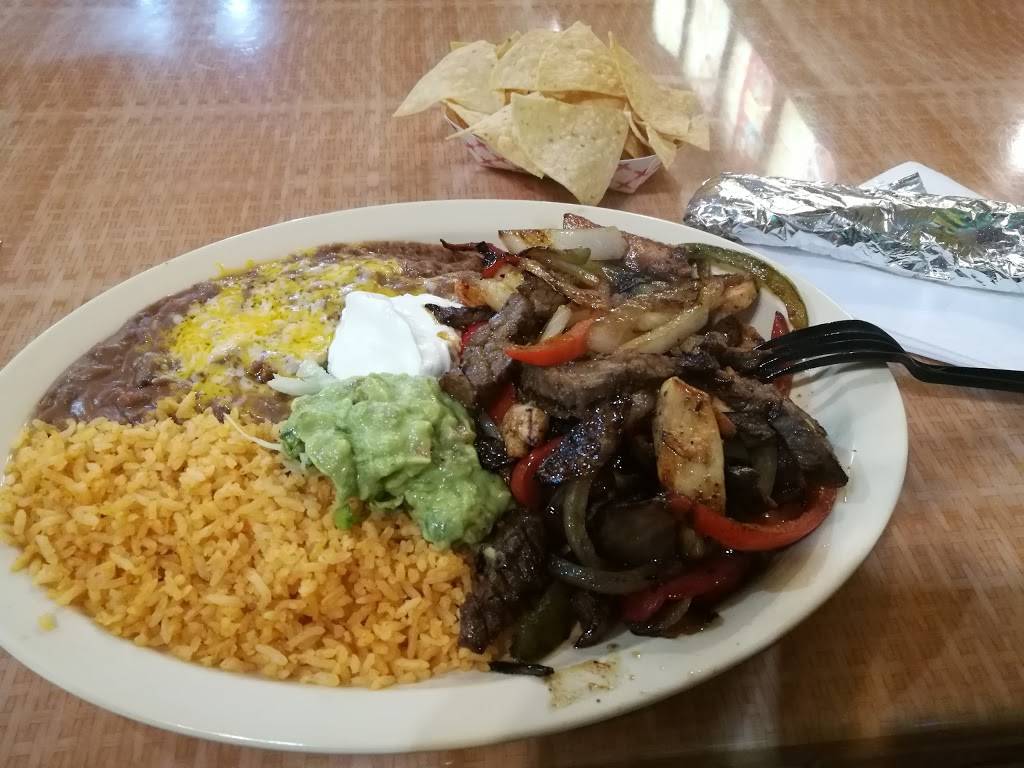 Chile Verde | restaurant | 2790 Manhattan Beach Blvd, Redondo Beach, CA 90278, USA | 3107931212 OR +1 310-793-1212