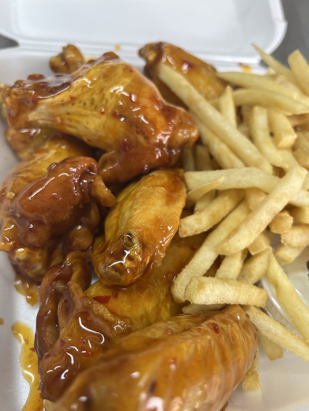 Wings on Wheels | restaurant | 1216 N Platteville Blvd, Pueblo West, CO 81007, USA | 7193086629 OR +1 719-308-6629