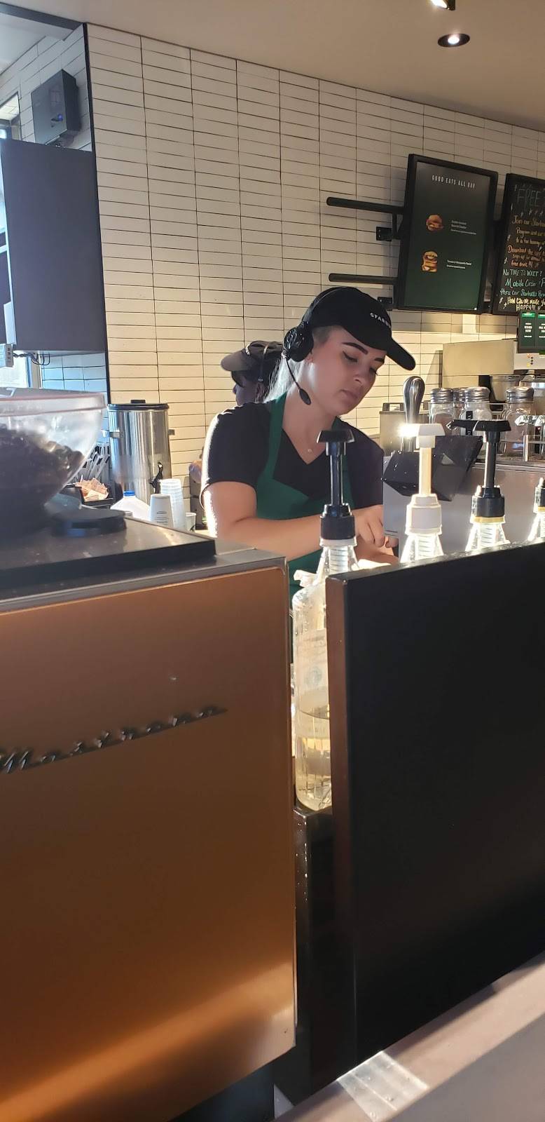 Starbucks | cafe | 701 Baptist Dr, Madison, MS 39110, USA | 6018128670 OR +1 601-812-8670