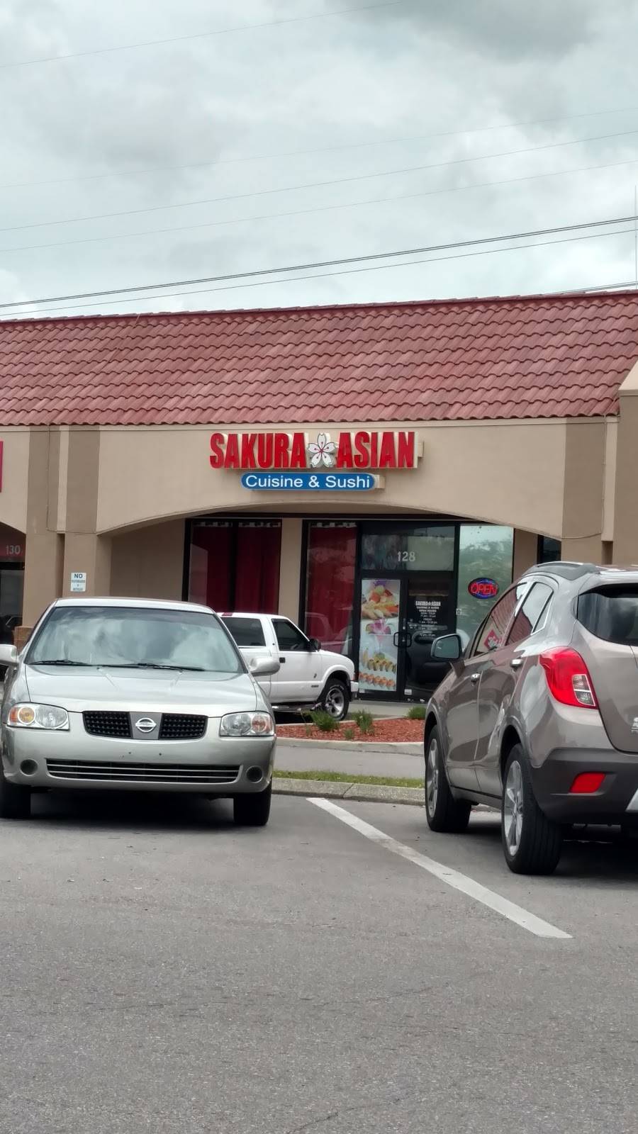 Sakura Asian Cuisine & Sushi | restaurant | 128 Mariner Blvd, Spring Hill, FL 34609, USA | 3523405543 OR +1 352-340-5543