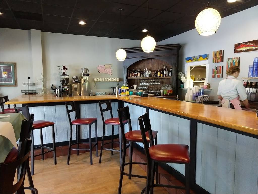 Crazy Pig Southern Kitchen | restaurant | 4700 LA-22 Suite 1&2, Mandeville, LA 70471, USA | 9857927900 OR +1 985-792-7900