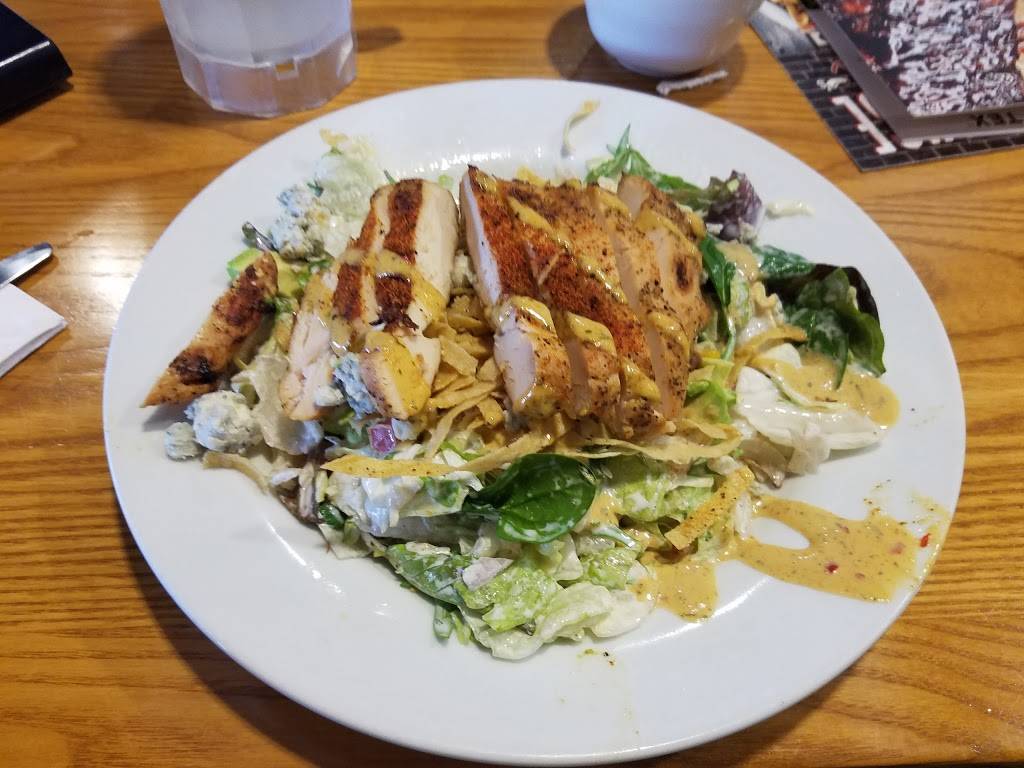 Chilis Grill & Bar | restaurant | 623 W Oglethorpe Hwy, Hinesville, GA 31313, USA | 9124084800 OR +1 912-408-4800