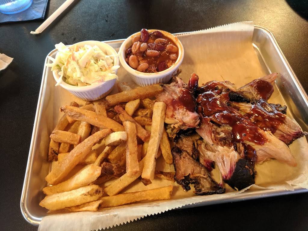 Miles on the Water | restaurant | 240 N River Rd, Mt Clemens, MI 48043, USA | 5862310134 OR +1 586-231-0134