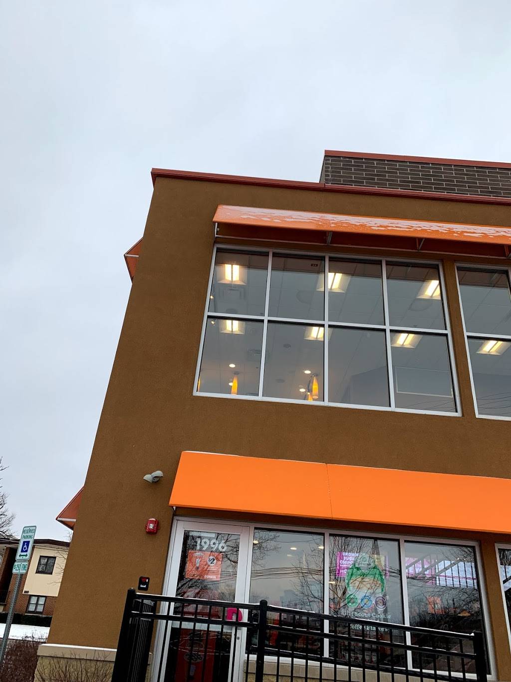 Dunkin Donuts | restaurant | 1996 2nd St, Highland Park, IL 60035, USA | 8477488931 OR +1 847-748-8931