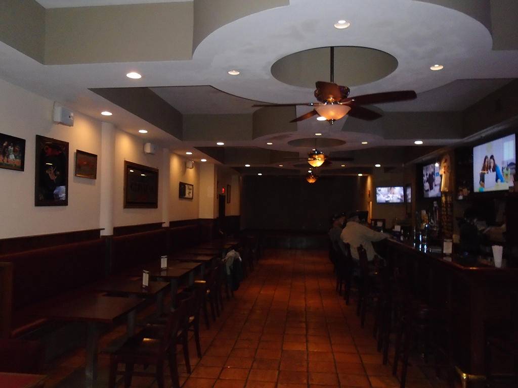 The Bar | restaurant | 266 Dartmouth St, New Bedford, MA 02740, USA | 7749927588 OR +1 774-992-7588