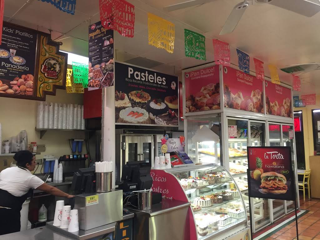 El Gallo Giro | restaurant | 5686 Whittier Blvd, Los Angeles, CA 90022, USA | 3237261246 OR +1 323-726-1246