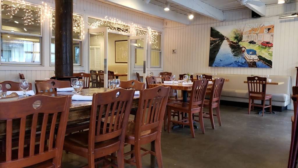 Sandy Point Beach House | restaurant | 7175 Lake Shore Dr, West Olive, MI 49460, USA | 6167968210 OR +1 616-796-8210