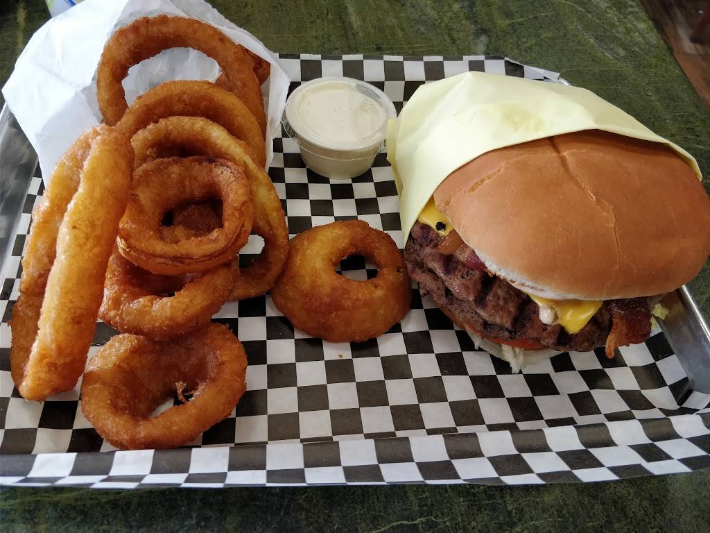 Dukes Burgers | restaurant | 7351 Warner Ave, Huntington Beach, CA 92647, USA | 7148421551 OR +1 714-842-1551