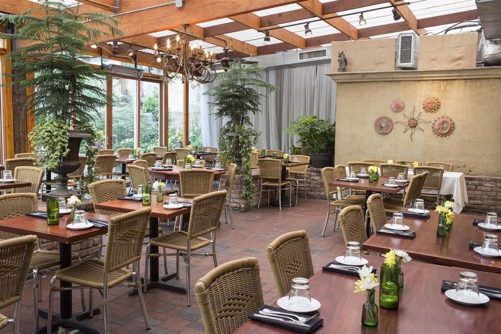 Wahoo! Grill | restaurant | 1042 W College Ave, Decatur, GA 30030, USA | 4043733331 OR +1 404-373-3331