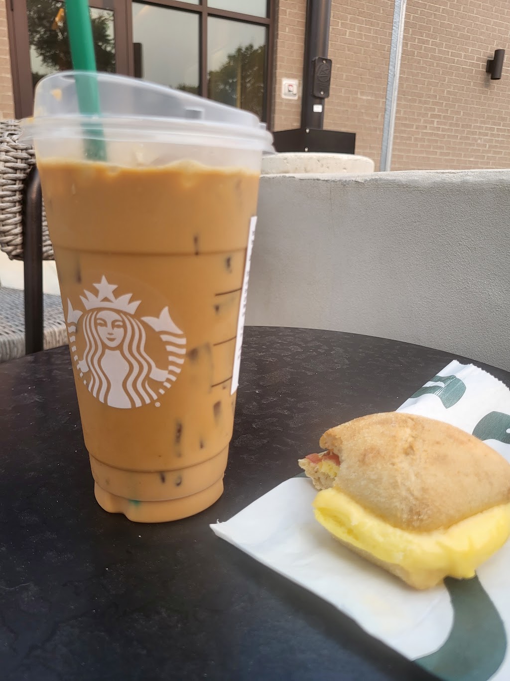 Starbucks | cafe | 5420 E Thompson Rd, Indianapolis, IN 46237, USA | 4634265038 OR +1 463-426-5038