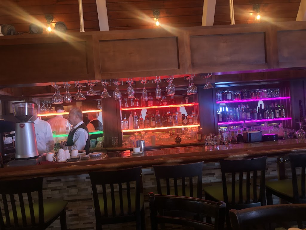 DeLukas Restaurant & Bar | restaurant | 1343 Cleveland St, Clearwater, FL 33755, USA | 7274004047 OR +1 727-400-4047