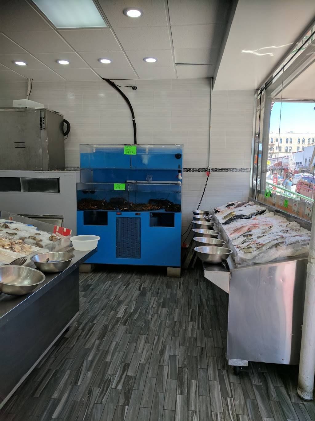 Fish Market | restaurant | 219 St Anns Ave, Bronx, NY 10454, USA | 7182923861 OR +1 718-292-3861