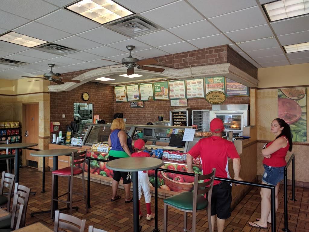 Subway Restaurants | restaurant | 2204 62nd Ave S, St. Petersburg, FL 33712, USA | 7278674258 OR +1 727-867-4258