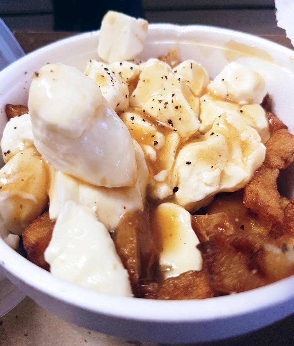 Cantine Bernard | restaurant | 1400 Boulevard Laurier, Sainte-Madeleine, QC J0H 1S0, Canada | 4507953200 OR +1 450-795-3200