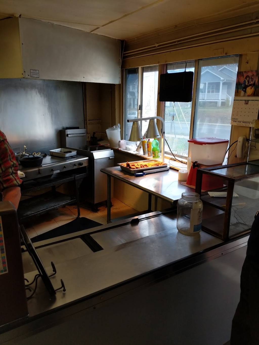 L & D Grocery & Grill | restaurant | 2620 Angier Ave, Durham, NC 27703, USA | 9195961735 OR +1 919-596-1735