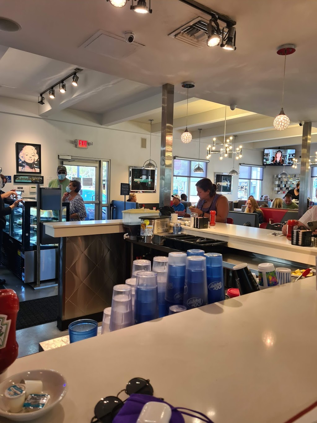 Lesters Diner | restaurant | 1924 E Atlantic Blvd, Pompano Beach, FL 33060, USA | 9547832109 OR +1 954-783-2109