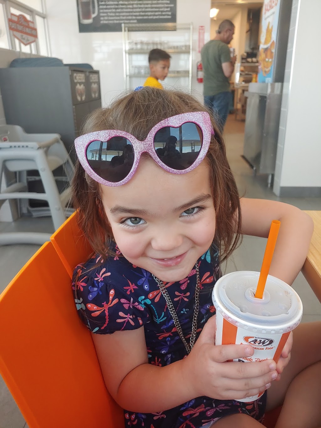 A&W Restaurant | restaurant | 39263 Harvard Rd, Yermo, CA 92365, USA | 7604417129 OR +1 760-441-7129