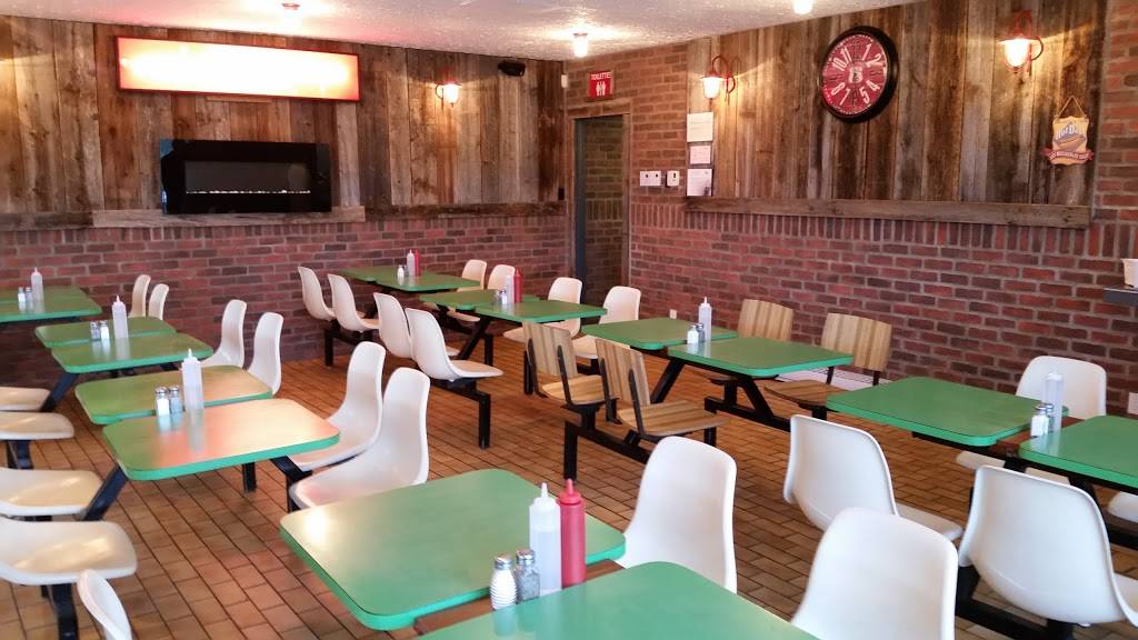 Restaurant Patate Ben-Venue | restaurant | 1365 QC-117, Mont-Tremblant, QC J8E 2X9, Canada | 8194258592 OR +1 819-425-8592