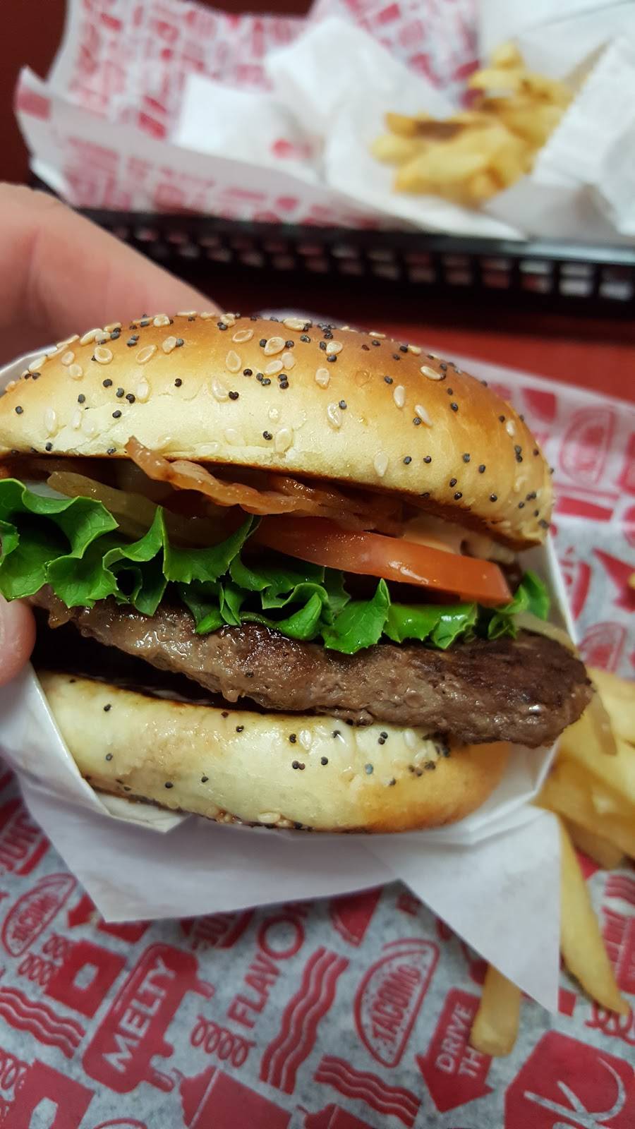 Jack in the Box | restaurant | 520 N Estrella Pkwy, Goodyear, AZ 85338, USA | 6239255521 OR +1 623-925-5521