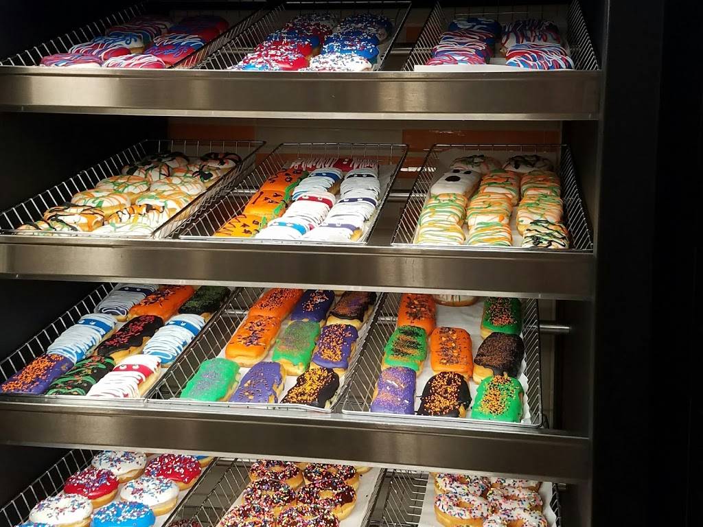 Dunkin Donuts | cafe | 1945 Willow Rd, Northbrook, IL 60062, USA | 2242354349 OR +1 224-235-4349