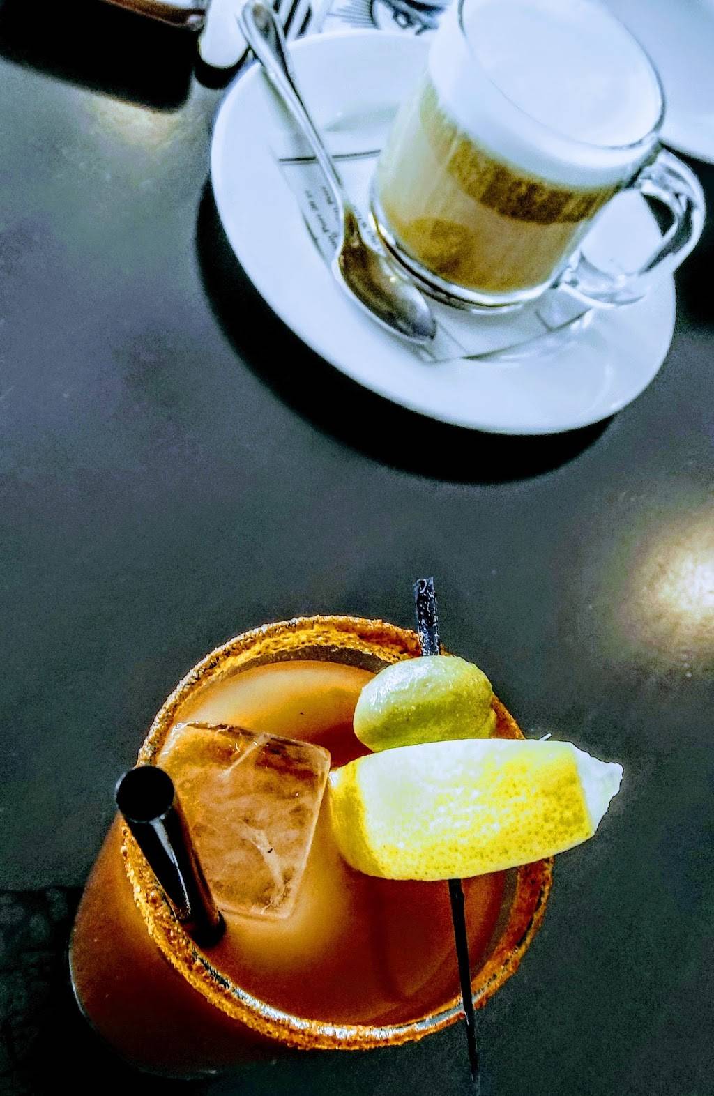 Ocean Blue Restaurant and Oyster Bar | restaurant | Landmarc Building, 118 Columbia St, Utica, NY 13502, USA | 3157352583 OR +1 315-735-2583