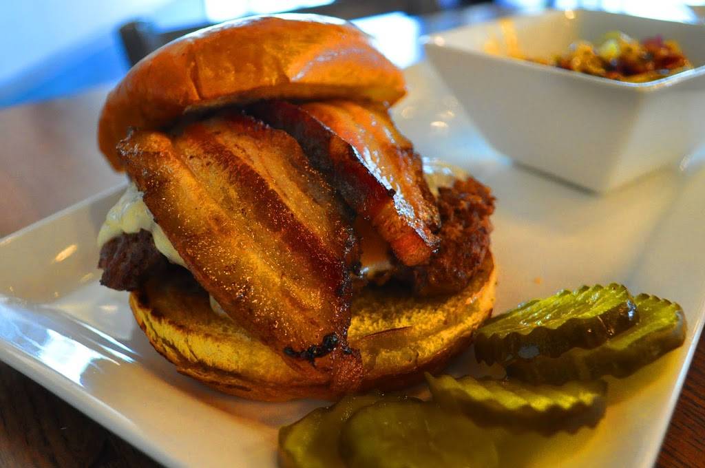 4 Corners Tavern | restaurant | 8250 Champions Gate Blvd, Davenport, FL 33896, USA | 4074792172 OR +1 407-479-2172