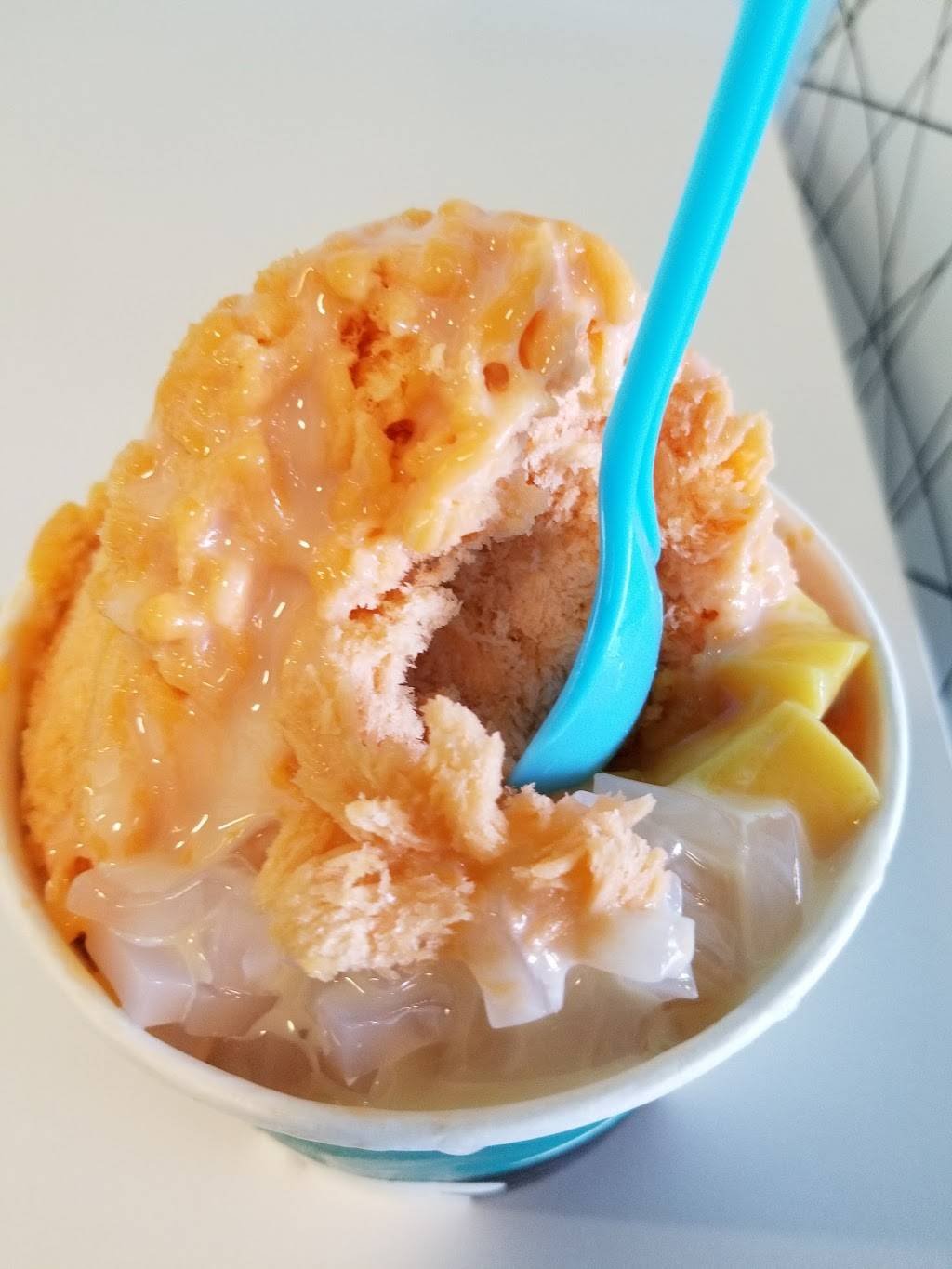 Fluff Ice | restaurant | 6825 W Russell Rd #135, Las Vegas, NV 89118, USA | 7027226465 OR +1 702-722-6465