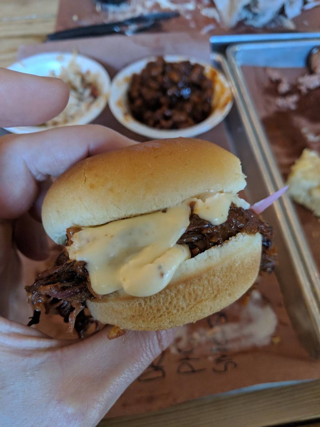 Monks BBQ | restaurant | 251 N 21st St, Purcellville, VA 20132, USA | 5407519425 OR +1 540-751-9425