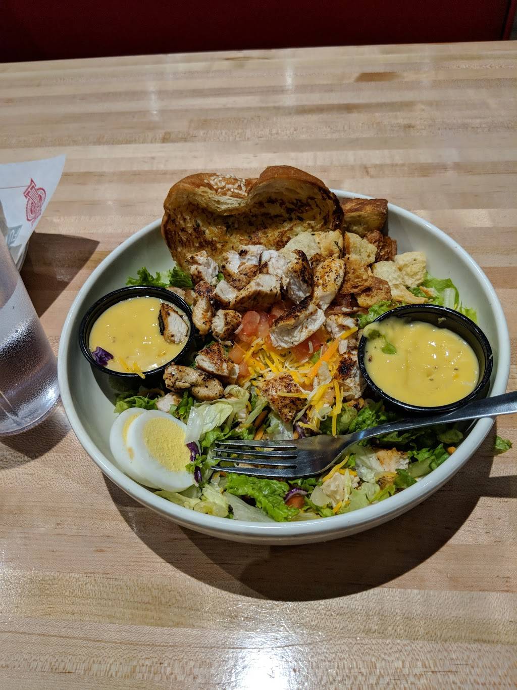 Fuddruckers | restaurant | 25309 Evergreen Rd, Southfield, MI 48075, USA | 2488096714 OR +1 248-809-6714